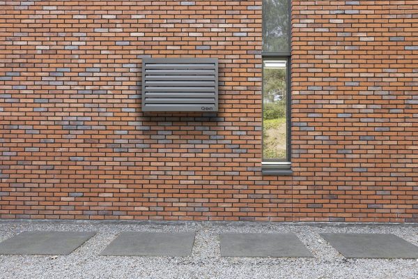 Qventi Airco cover antraciet small hangend