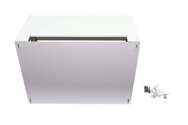 Qventi aluminium omkasting wit voor buitenunit van de airconditioner of warmtepomp achterpaneel voor vrijstaande opstelling met montage schroeven