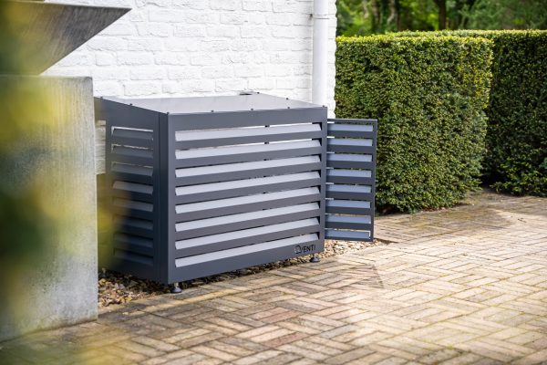 Qventi airco omkasting met onderhoudsdeur sfeerbeeld