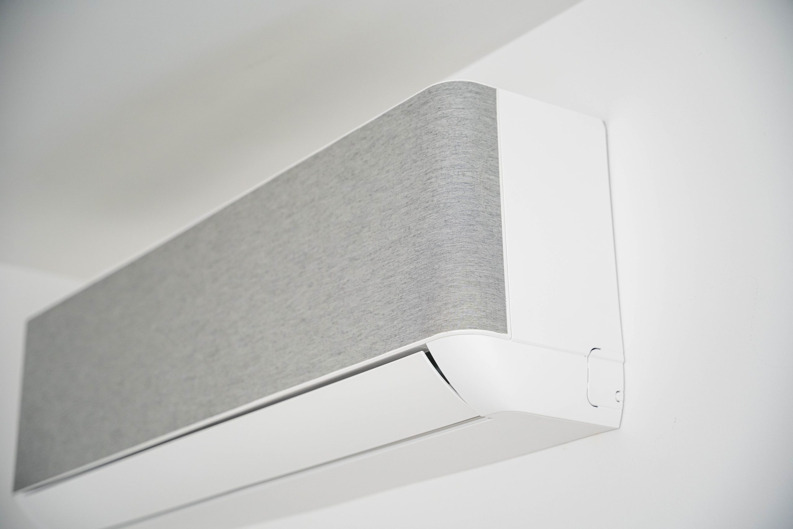 Qventi Design Airconditioner rechter zijaanzicht woonkamer